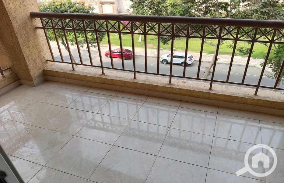 2 c3ccf013-583c-4b31-95cf-5a437fb0fd2c. jpg