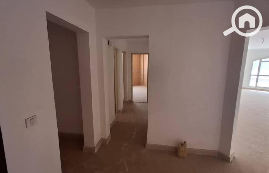 30 0969d6a9-5b34-4880-8057-bdee79260a5f. jpg