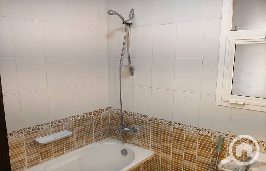 9 3df03f2a-1116-4d8c-8765-e9040d0be5bf. jpg