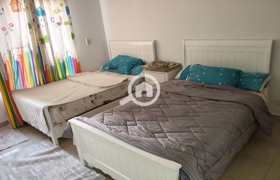 15 68f4fd43-0452-4e0a-b9ee-2ff80cbda5bc. jpg