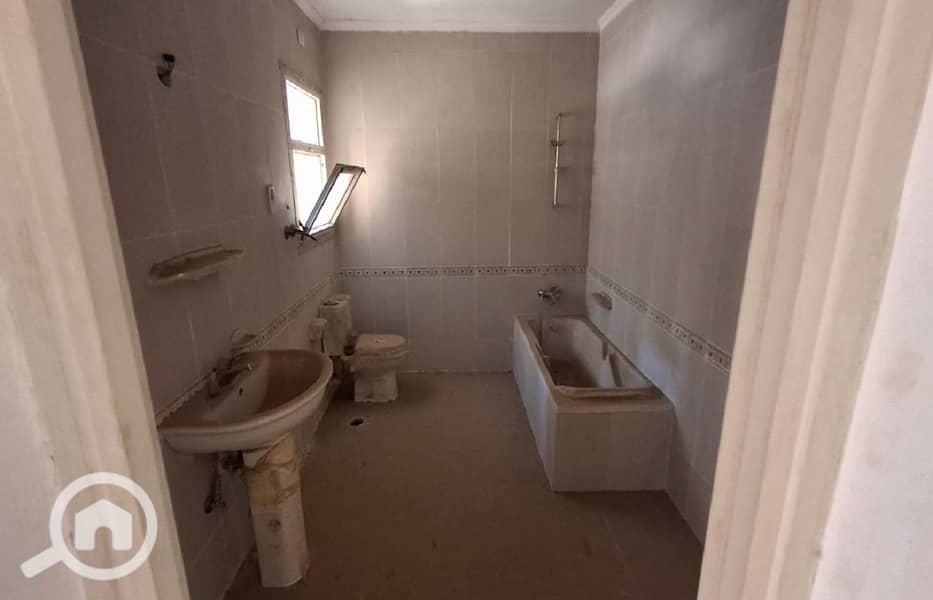 38 ae60ca15-ea8b-421c-830e-33322cd1ecf7. jpg