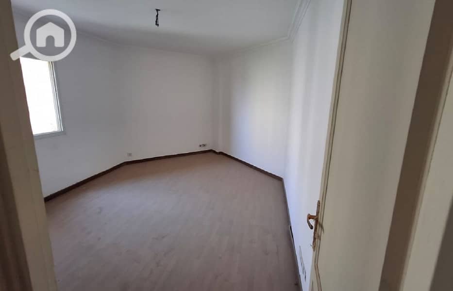 42 d84303ed-1637-44c0-b2f1-53019012a4f5. jpg