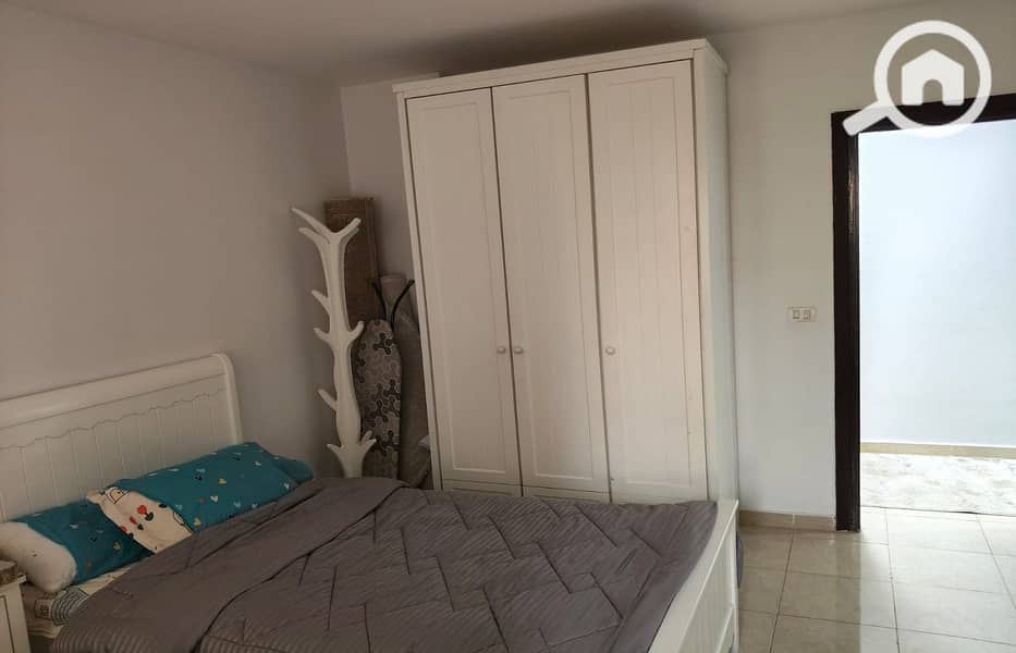 35 f4b97334-a7cd-4db8-a264-78cb4b14e010. jpg