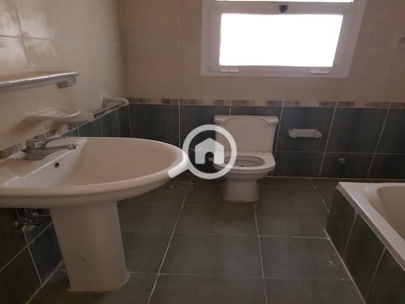 9 475ba136-7464-418a-bb9a-632f2192f5be. jpg