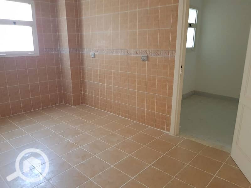 12 f0312b4d-2fd9-4c1d-92c4-bd93c55f4b3d. jpg