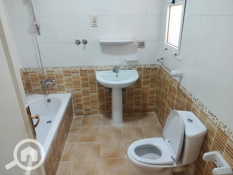 14 e25921aa-6862-4d6c-a236-70f60ae19e0d. jpg