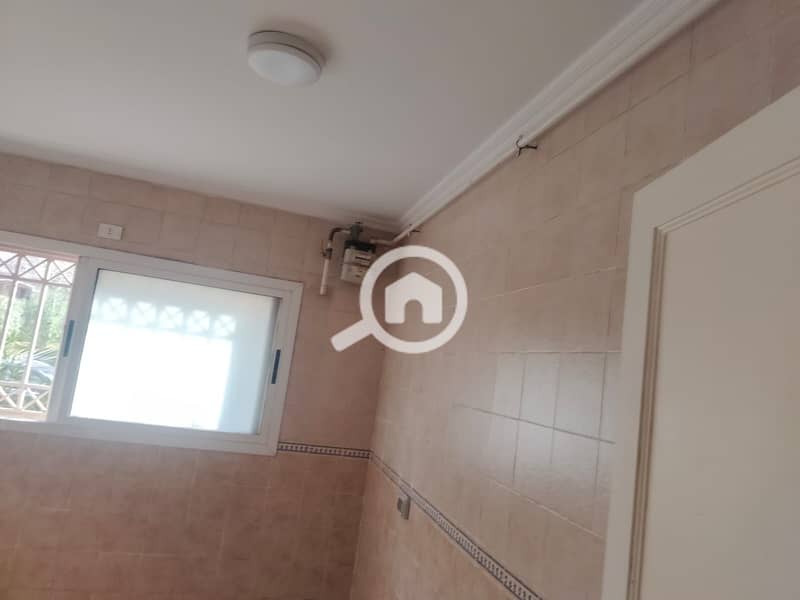 16 f61bc83d-a72c-4b6b-a437-8b6cc2bcbe85. jpg