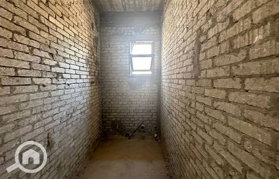 12 ee662b5b-8aca-4d1a-83c8-6bf77a52de54. jpg