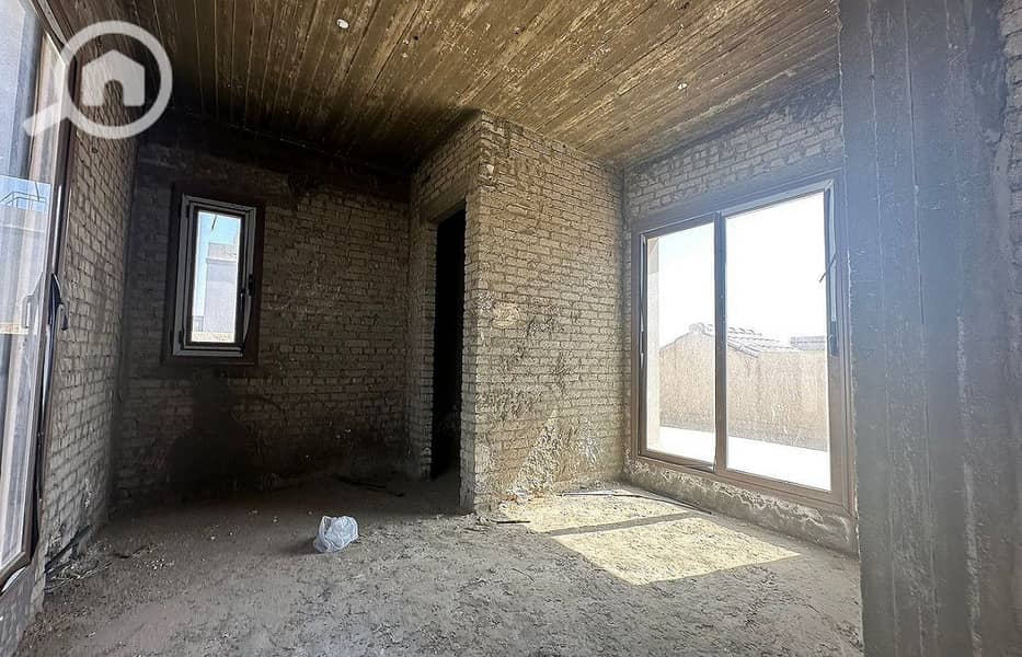 14 f2837e4a-cd3f-4ec8-8422-6895c21badb0. jpg