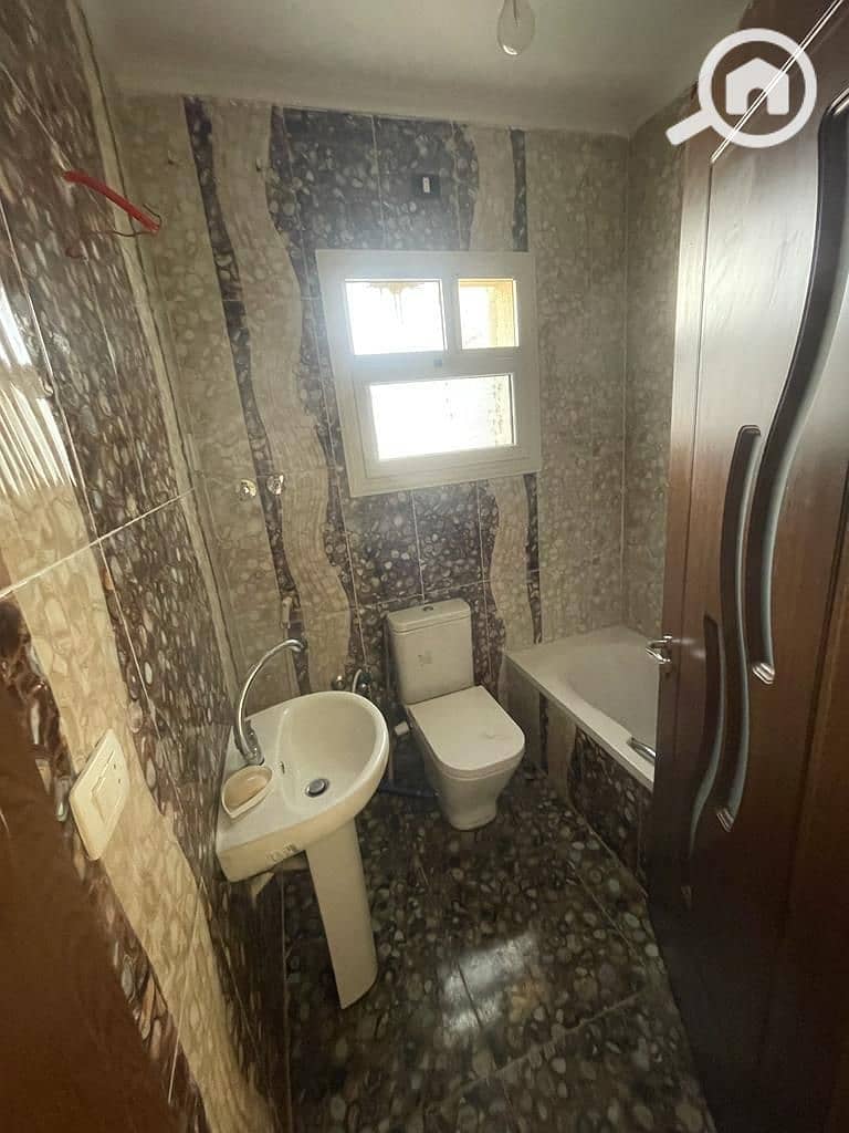 6 7e32c670-0b67-448c-9f24-62e75aa5b3c8. jpg