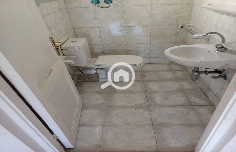 10 da37931d-d8e7-46c1-9c23-5f090a490335. jpg