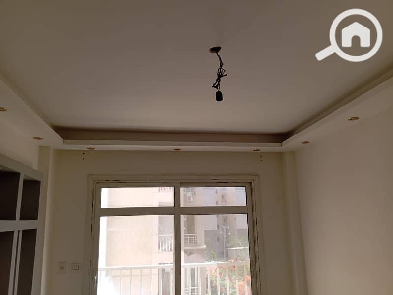 10 b5eb2432-061c-4dea-a1c8-dc459efba2e9. jpg