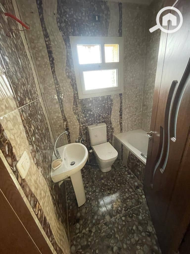 15 d9e0908d-a808-4e81-9593-bdccadc9bfd3. jpg