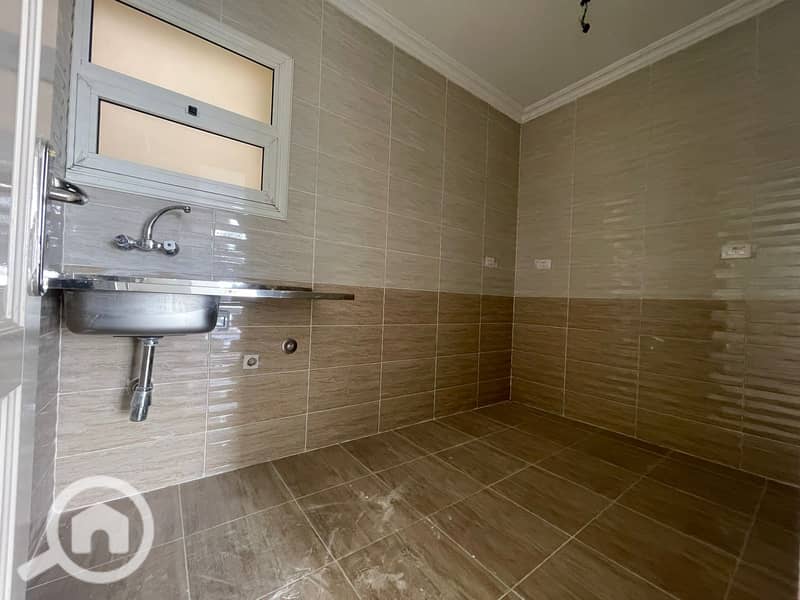 5 d2dd3dee-6911-4b41-9da0-2f7723d2aab5. jpg