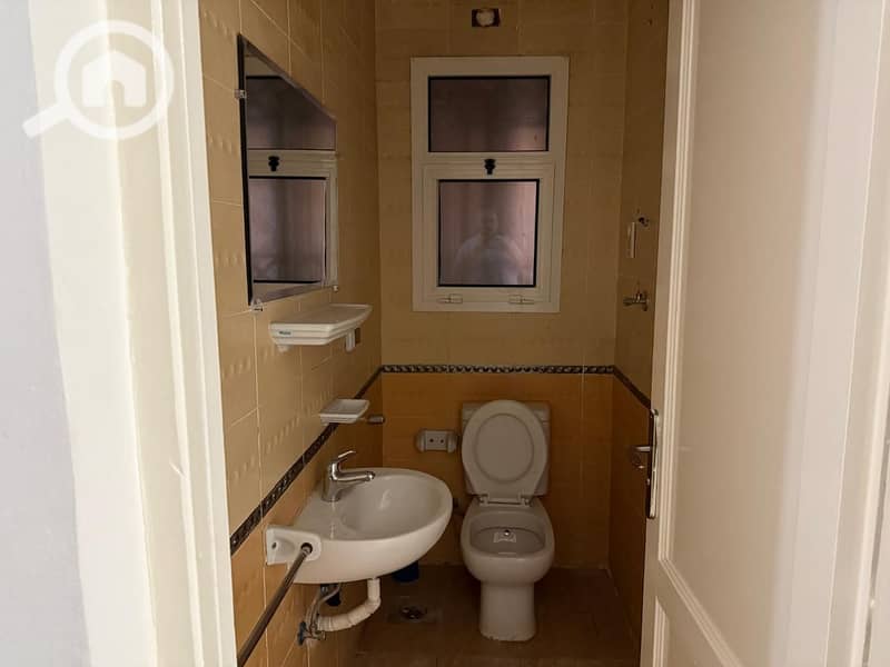 6 a4fd798e-61ec-4285-a674-3642fc403804. jpg