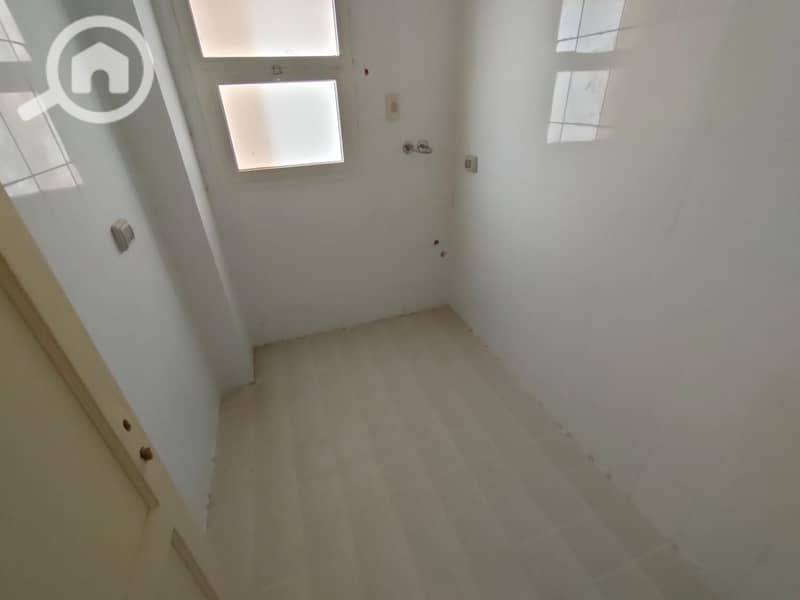 3 05b85f6a-10de-4331-be86-86e9fc498f8e. jpg