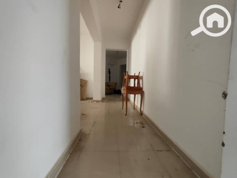 12 e0a15590-8ef8-4619-9a53-1af94bdf32c3. jpg