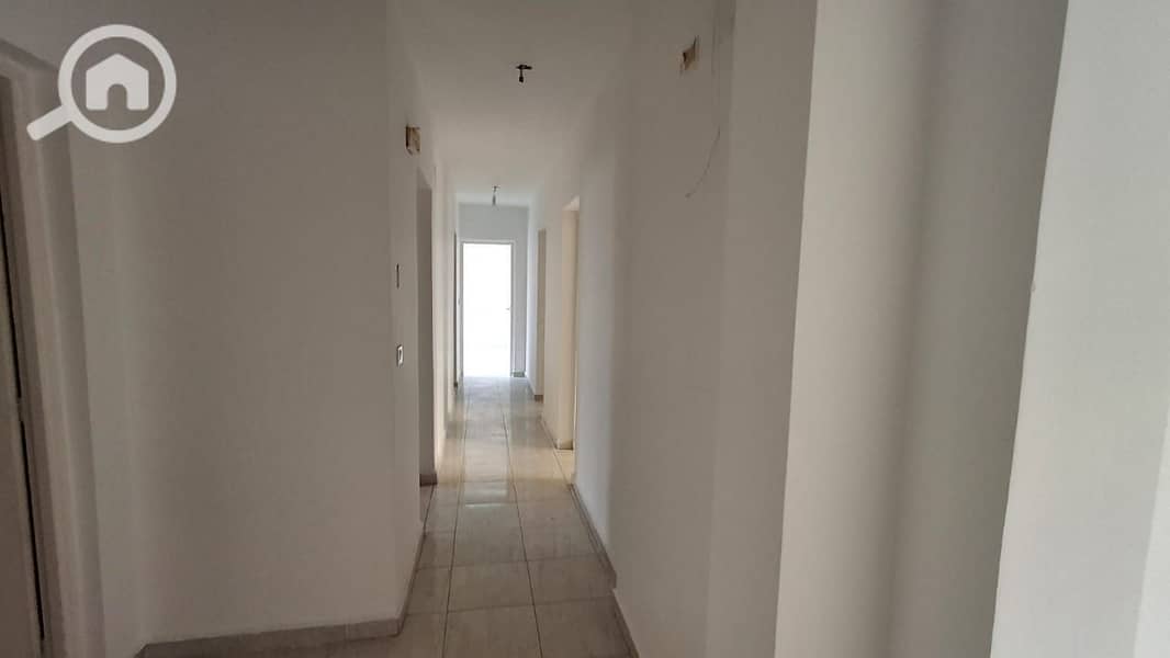 7 174f0526-46dd-4113-8921-8f08f4263b78. jpg