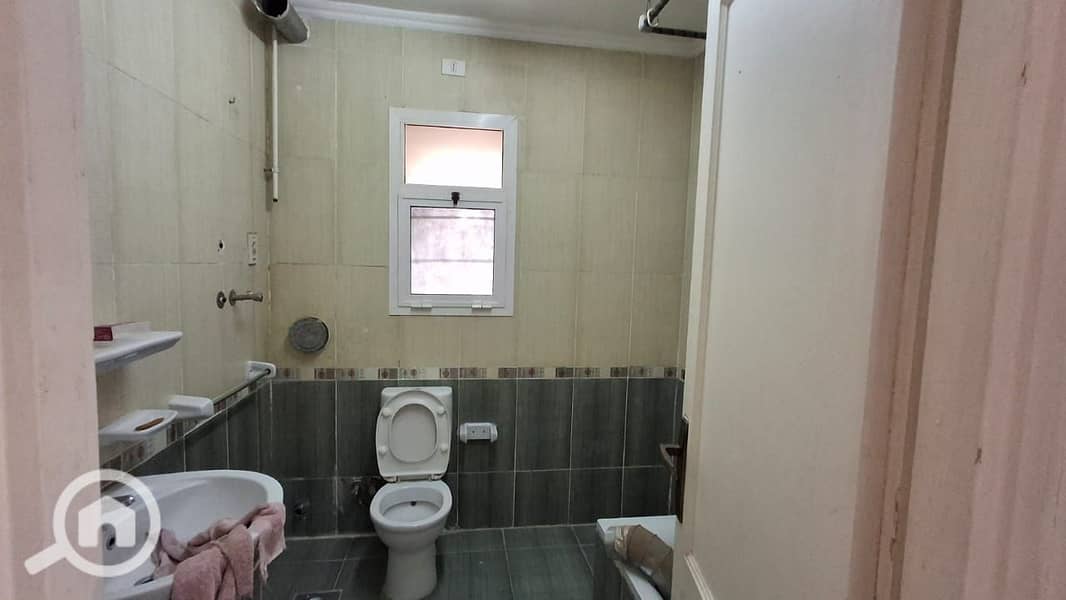 8 406f59a5-8418-4099-8f15-ffea6ad0d54b. jpg