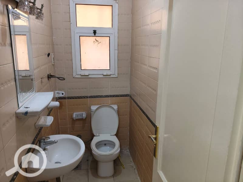 2 1b6dd2b9-2d9e-4636-8fce-1f4ed08150bd. jpg