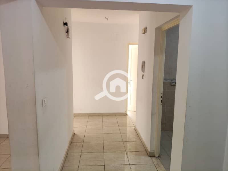 4 2afa7cea-5512-4be3-bc80-328f920f4b3e. jpg