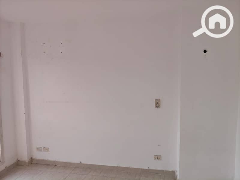 5 5e786f61-a4bb-4be8-b3e0-1730c89dd1c0. jpg