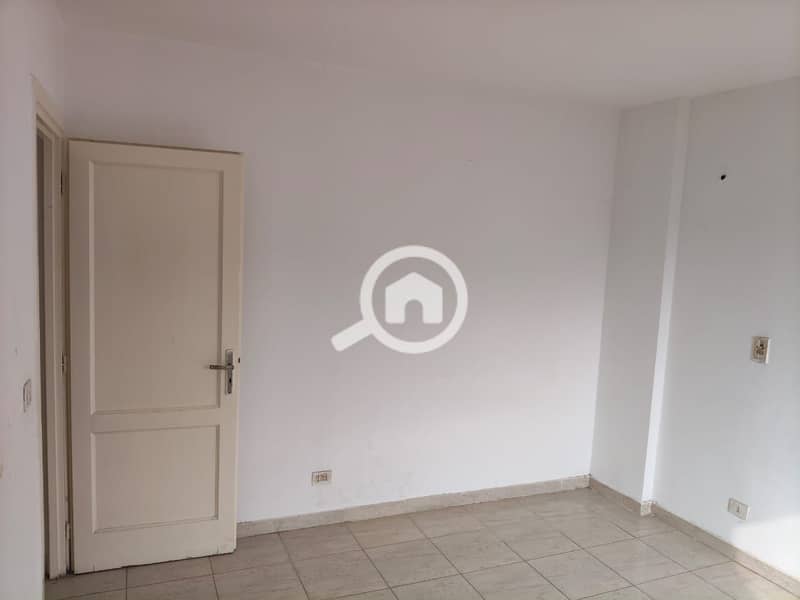 9 9a2ecd9f-0cd7-47cc-b0bc-f96e8f64a73c. jpg