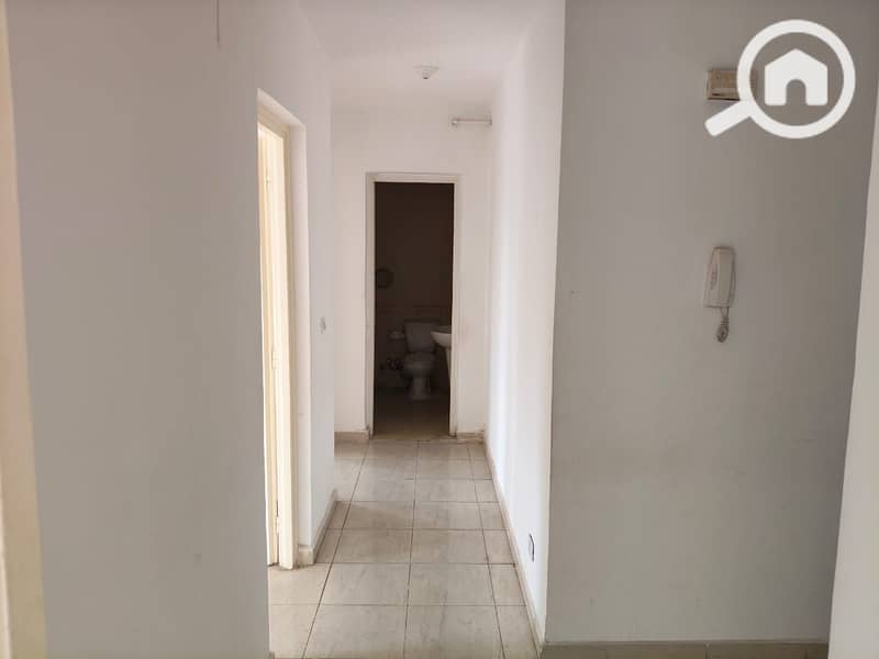 10 692ec78f-2f99-4b22-bb78-3709f4ecd622. jpg