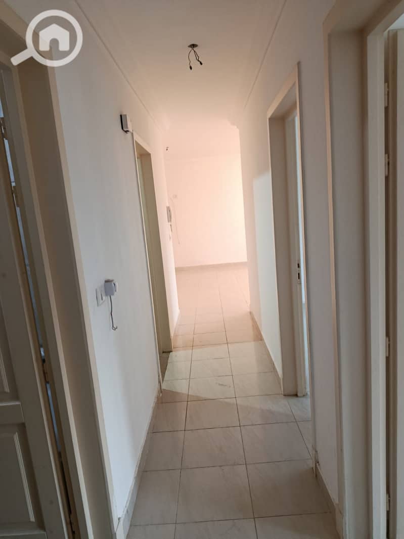 4 7741b746-d1c3-440f-be32-66b48cd00f04. jpg