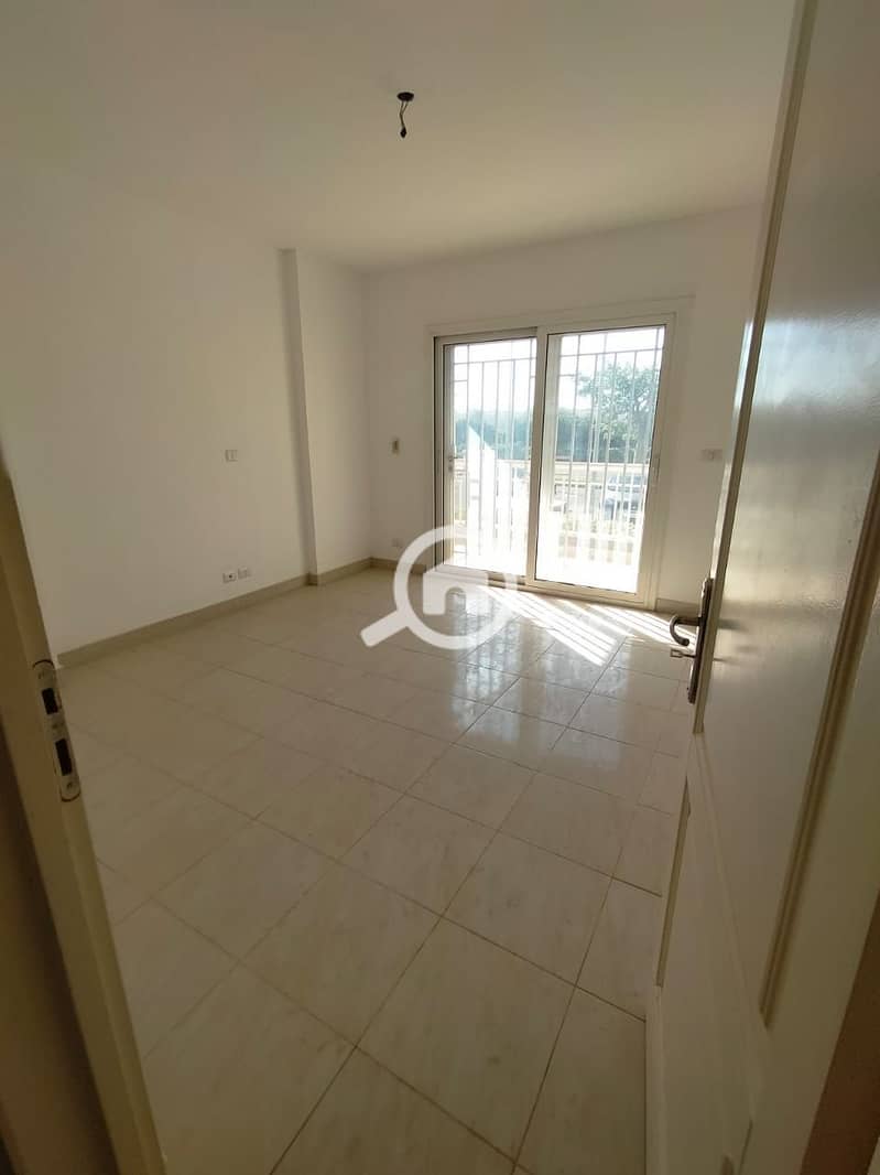 4 8870f494-4c7c-4bcc-bcf2-d8075ef3b61c. jpg