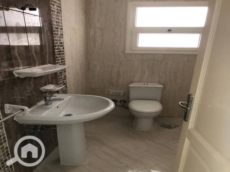 7 8df4b3ec-7023-4750-aa50-b6f95ca4f7f4. jpg