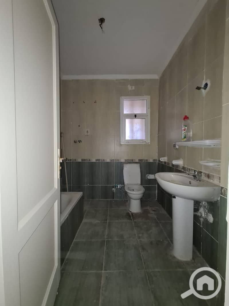 12 b5221741-c93f-470e-8582-00a10ef73035. jpg