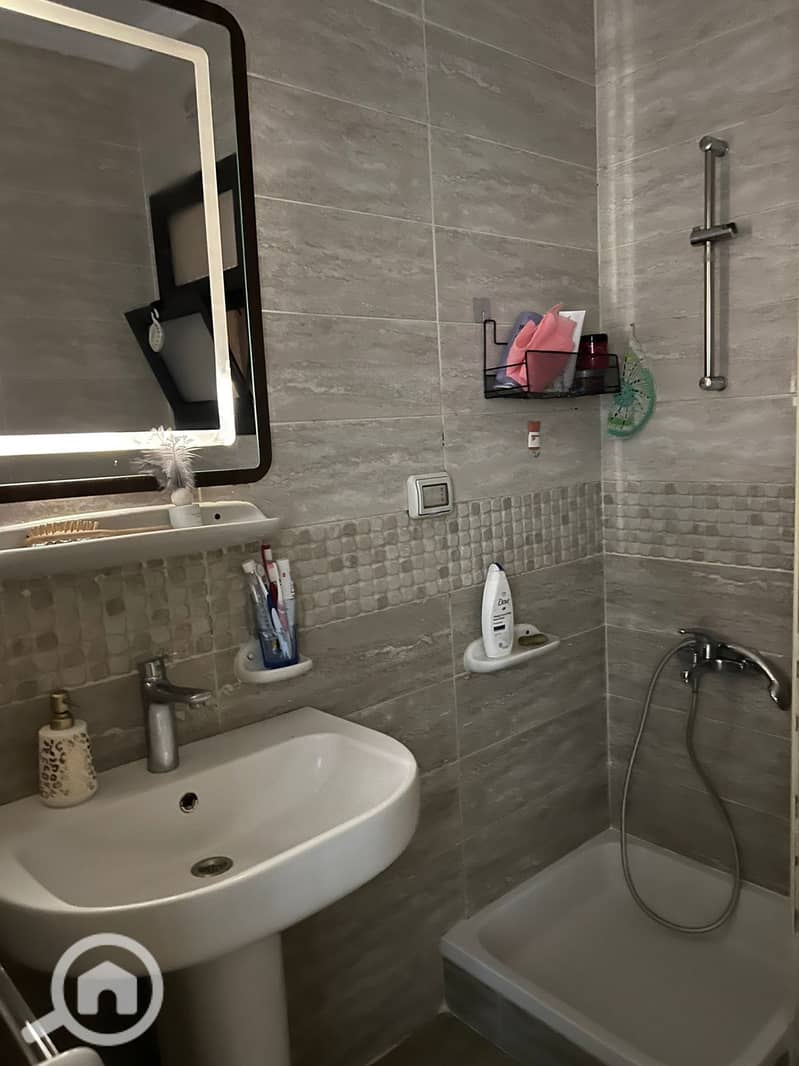 2 2d0be093-dcea-4b2d-848d-6c923be80d86. jpg