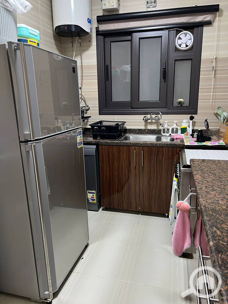 3 4ef0f42f-6e13-4ad8-99a1-d6c82b0e1b29. jpg