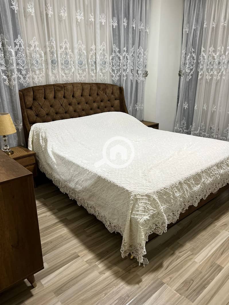 4 5e3b9f72-cf52-4686-84a8-9300b8305f37. jpg