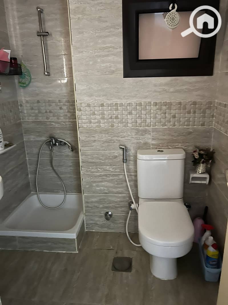 10 a811c2b4-8652-44b5-a118-f81f2db45526. jpg