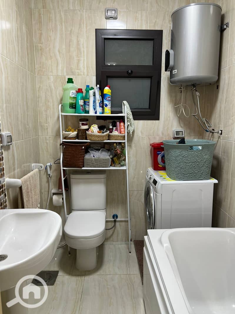 12 b537c35a-c96f-4073-98df-a37807e0cc79. jpg