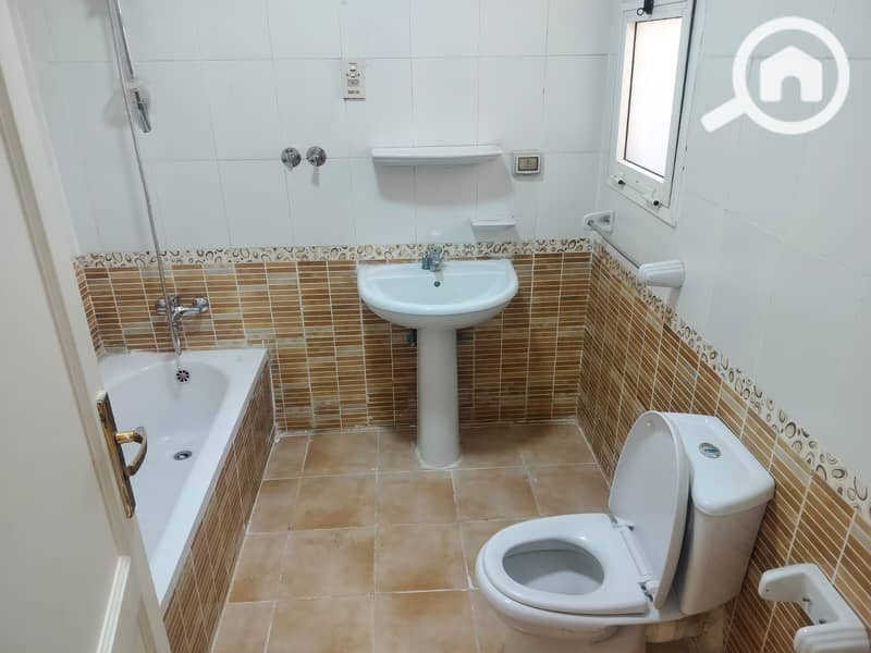 12 9df2fb68-8fd2-4bd4-b97d-716bd19d109c. jpg