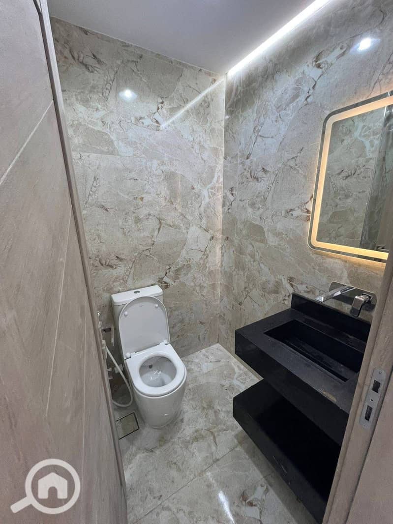 7 8244428d-89f7-4a19-8f0e-5aaaa0cd70c3. jpg