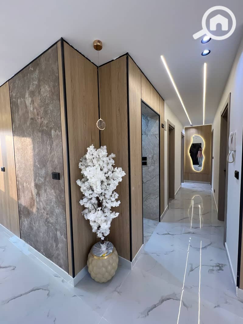 11 ff3b15d8-c483-49d8-aef8-c7f7b0d523b0. jpg