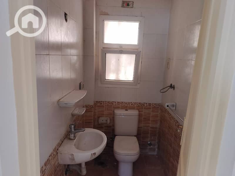 8 6938eb66-67f9-4a20-adae-d480bca5c6db. jpg