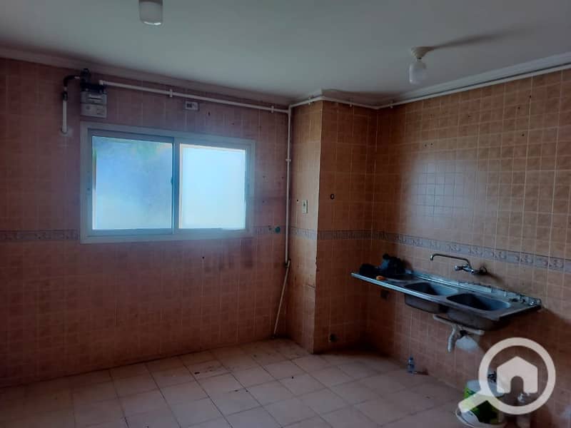 10 f3f02771-9d85-4816-89e7-5312a5222953. jpg