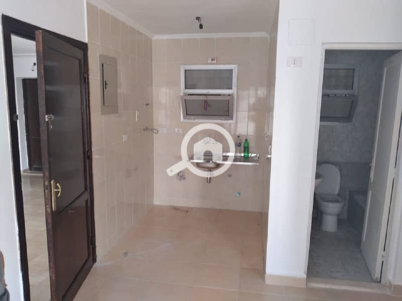 4 2fdd6f04-5038-4f2e-b817-4b5aa710022e. jpg