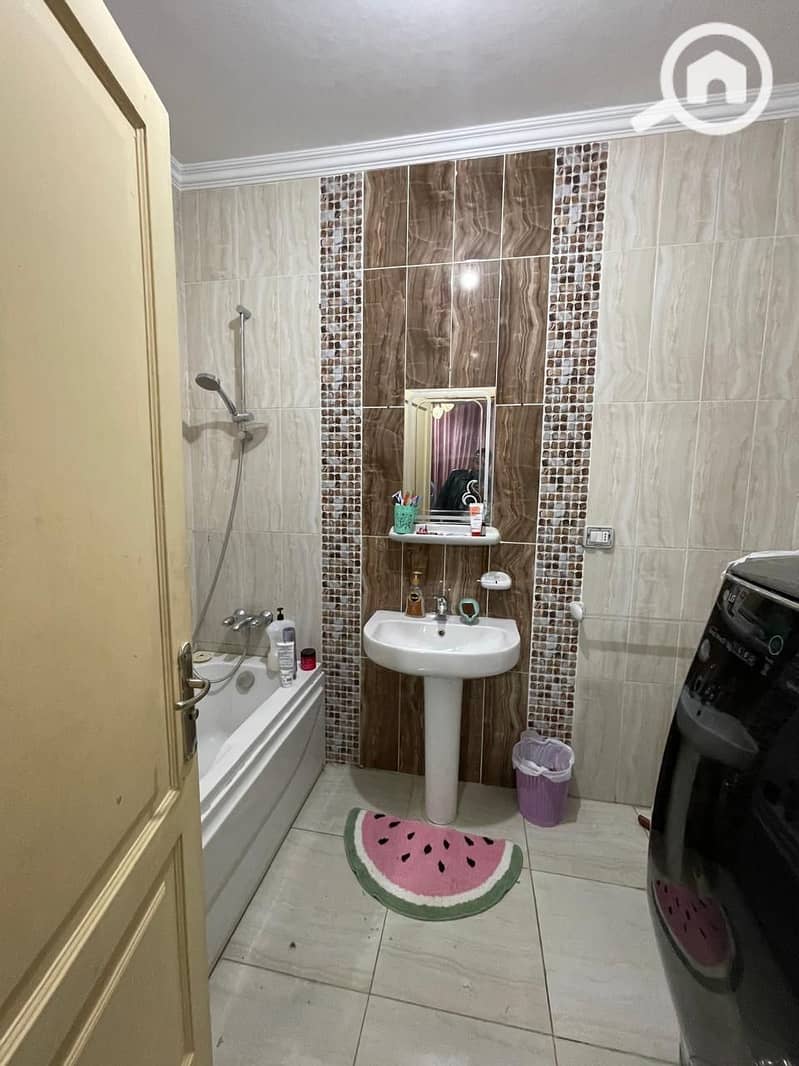 5 3daf15ca-f362-44c5-8cfc-34268d0dd6d6. jpg