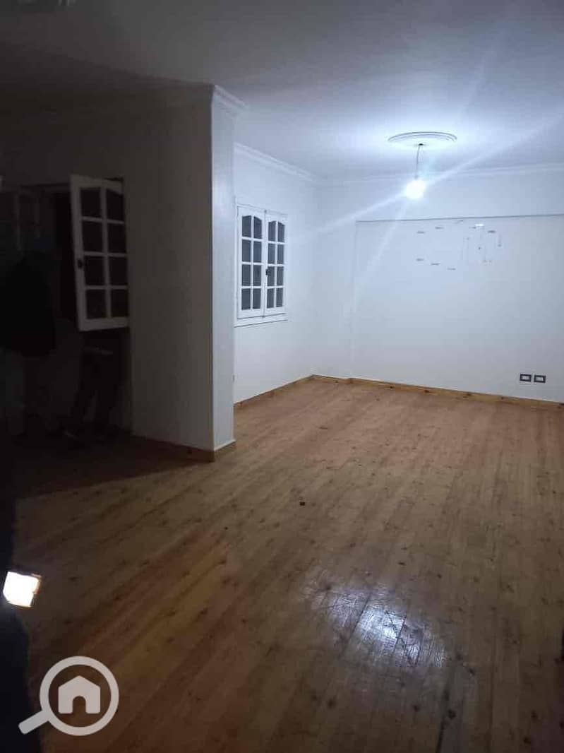 7 c4bf5264-c2e6-42f8-a49d-22f6f29e3a7a. jpg