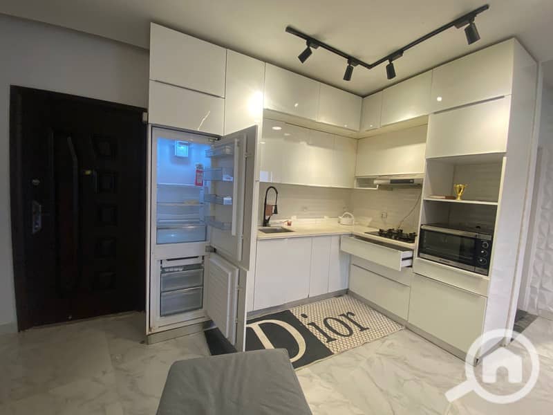 4 26795620-9d84-4dc8-a2f2-b1724c0ee81c. jpg