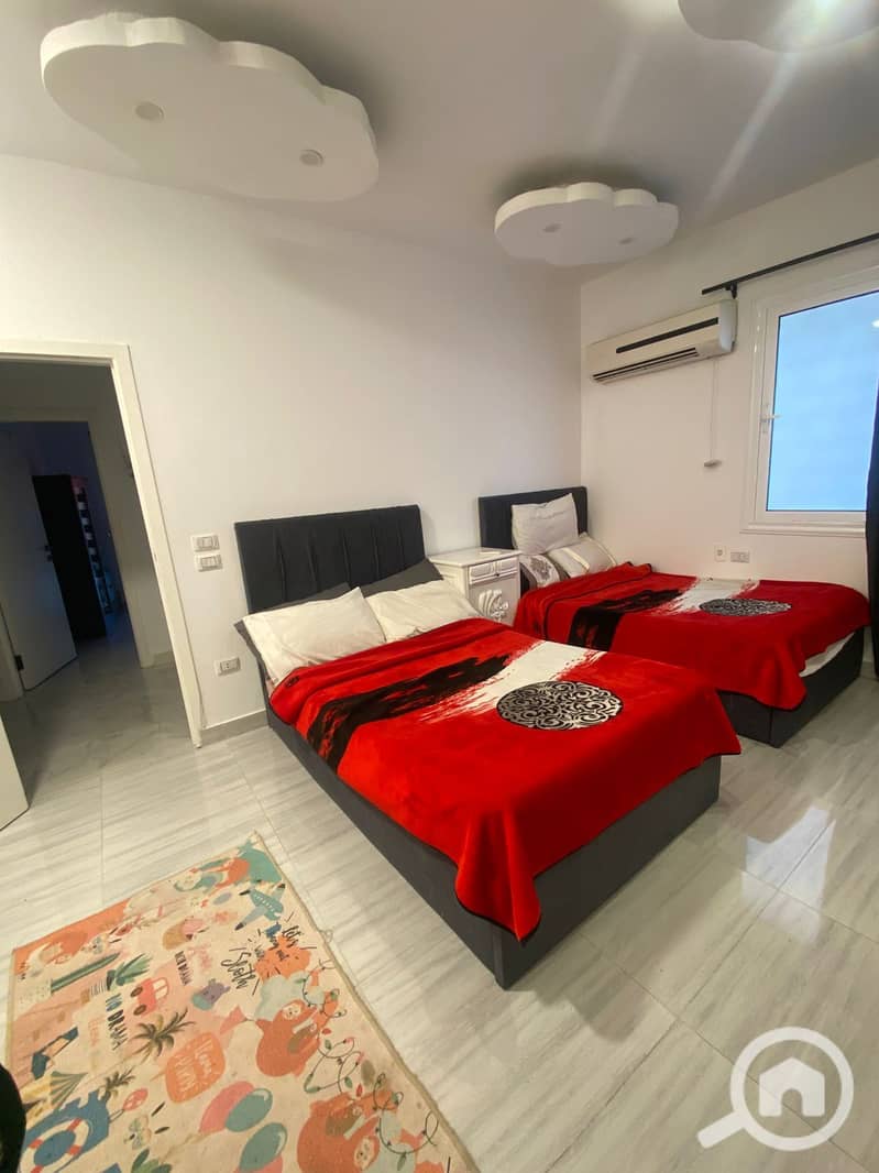 9 df6432c0-bdc1-4065-9e92-2cf4b8e1bc42. jpg