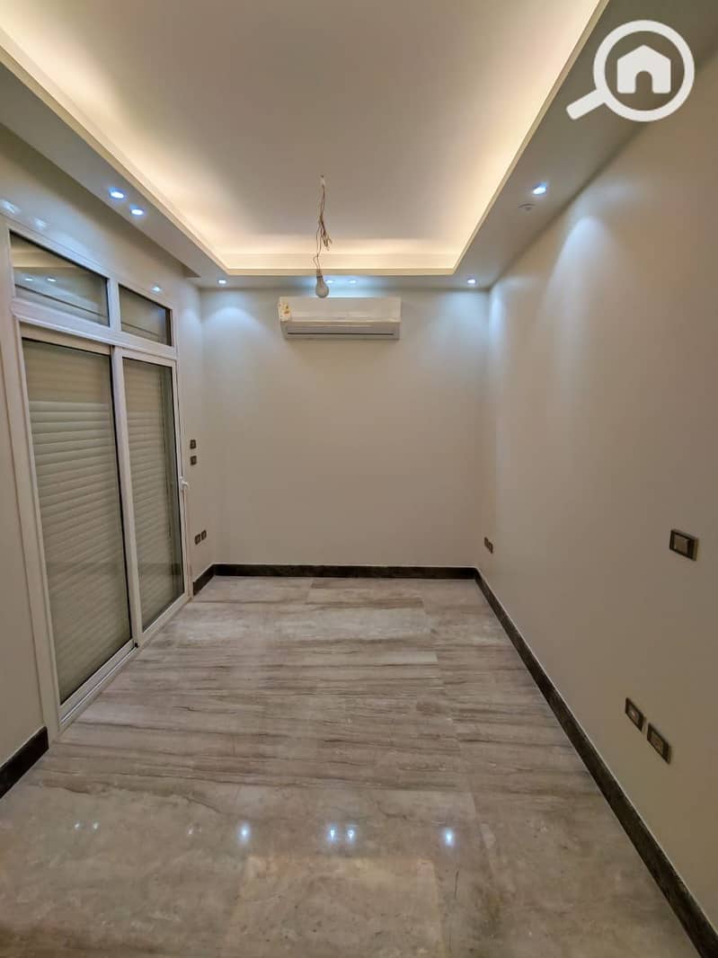 5 WhatsApp Image 2025-10-06 at 10.41. 42 AM (1). jpeg