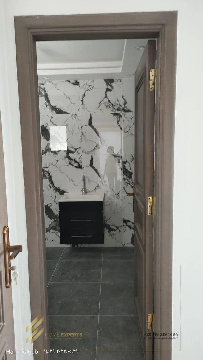 4 PHOTO-2025-12-18-17-11-08 4. jpg