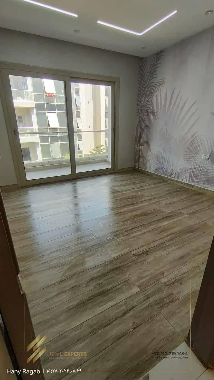 6 PHOTO-2025-12-18-17-11-09 2. jpg